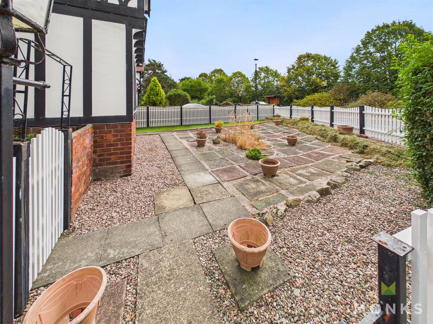 1 Station Avenue, Wrexham, LL14 5LU For Sale